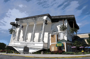 Museum attractions like Wonderworks and the Titanic museum make learning fun. 