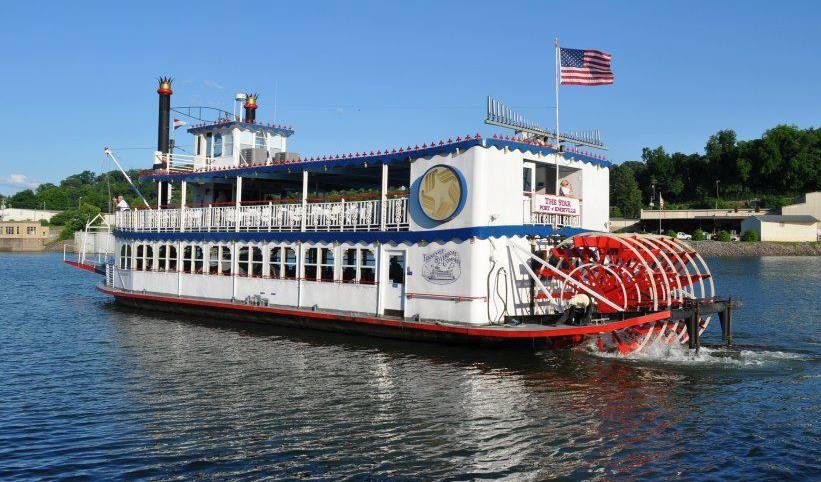 The Tennessee Riverboat is a beautiful way to spend a day trip