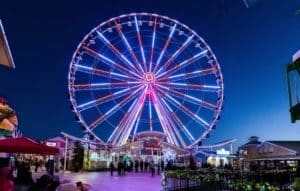 Picture of The Wheel lit up at The Island in Pigeon Forge 